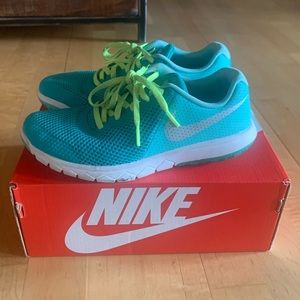 5YW Nike Kid’s Flex Experience RN5